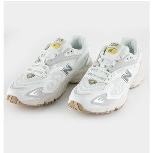 New Balance 725 size 6.5 men 5.5